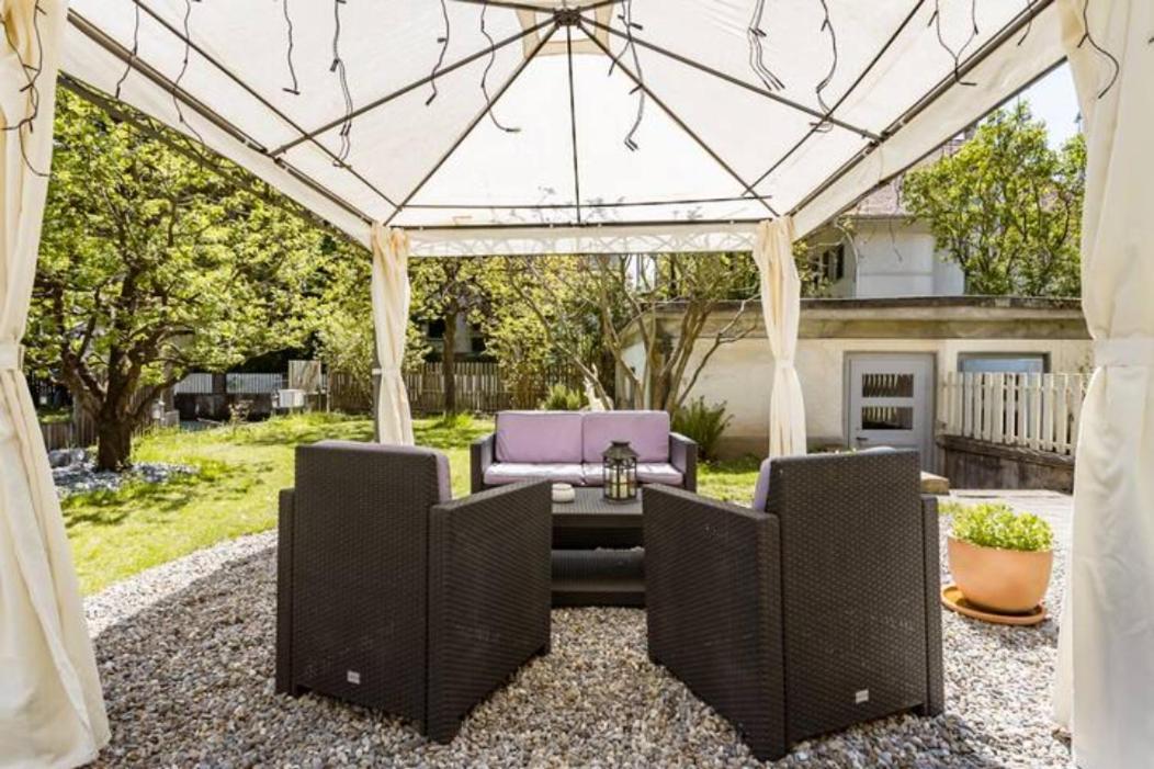 Max Aviation Villa & Apartments Bern Exterior photo